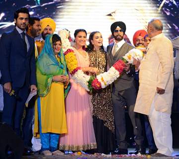 Team of Singh is Bling felicitated in Delhi