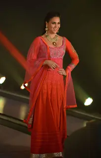 Lara Dutta at the Bling Fashion Show