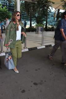 Shweta Bachchan snapped at Airport