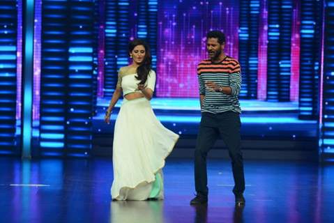 Prabhu Deva Shakes a Leg With Shakti Mohan During Promotions of Singh is Bling on Dance Plus