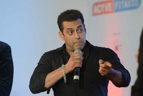 Salman Khan snapped interacting at the Launch of Sunil Shetty's Fitness Channel