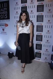 Simone Khan poses for the media at Elle Beauty Awards