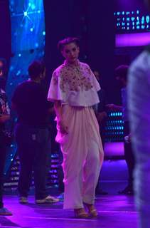 Gauahar Khan was snapped at the Promotions of Shaandaar on 'I Can Do That'