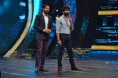 Shahid Kapoor was snapped interacting at the Promotions of Shaandaar on 'I Can Do That'