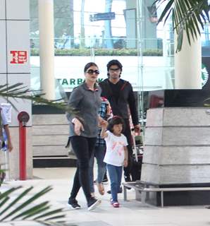 Aishwarya Rai Bachchan was snapped with Aaradhya Bachchan at Airport