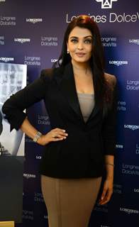 Aishwarya Rai Bachchan at Launch of Longines Store in Delhi