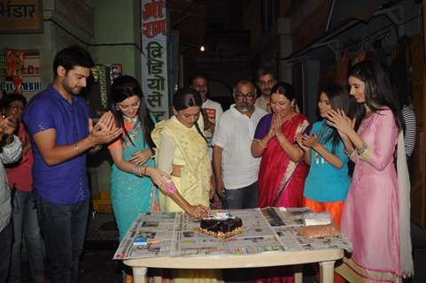 Mere Angne Mein Completes 100 episodes