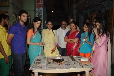 Cast of Mere Angne Mein Celebrates 100 episodes Completion