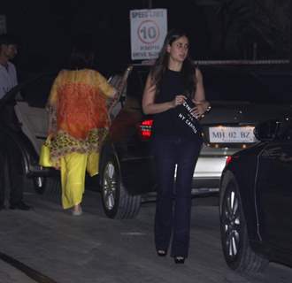 Kareena Kapoor Snapped in the City