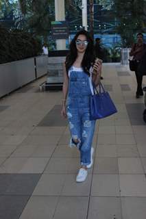 Illeana D'cruz Snapped at Airport