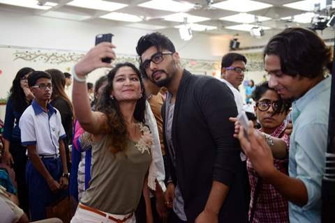 Arjun Kapoor  With Kids at The Wild Wisdom Quiz - 2015