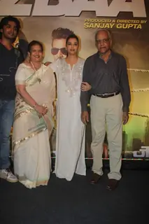 Aishwarya Rai Bachchan with Family at Premiere of Jazbaa