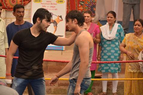 Kinshuk Mahajan and Rafi Malik Fight Scene in Tere Sheher Mein