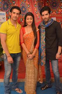 Kinshuk Mahajan, Hiba Nawab and Rafi Malik on the Sets of Tere Sheher Mein