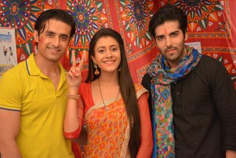 Kinshuk Mahajan, Hiba Nawab and Rafi Malik on the Sets of Tere Sheher Mein