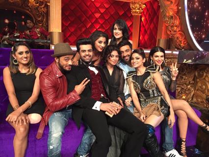 Scarlett Wilson Reunites with Jhalak Dikhla Jaa 8 Contestants!