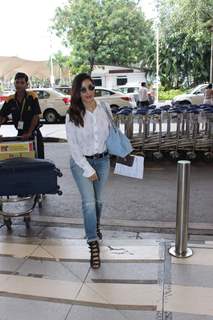 Sophie Choudry Snapped at Airport