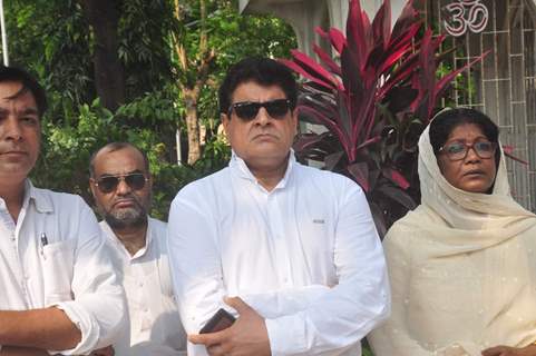 Gajendra Chauhan Attends Prayer Meet of Ravindra Jain