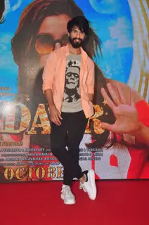 Shahid Kapoor poses for the media at the Song Launch of Shaandaar