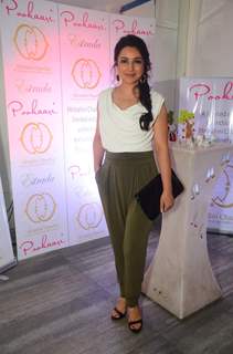 Tisca Chopra poses for the media at Pookaari Festive Event