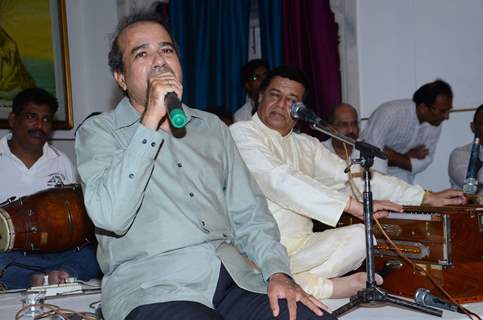 Suresh Wadkar at Prayer Meet of Ravindra Jain