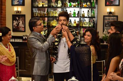 Karan Kundra's Birthday Bash on the Sets of  Yeh Kahan Aa Gaye Hum