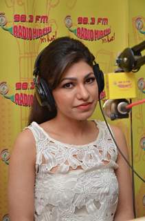 Tulsi Kumar for Promotion of 'Mainu Ishq De Lag Gaya Rog' Song at Radio Mirchi