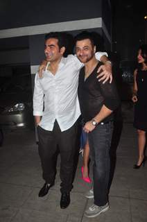 Sanjay Kapoor poses with Arbaaz Khan at his Birthday Bash