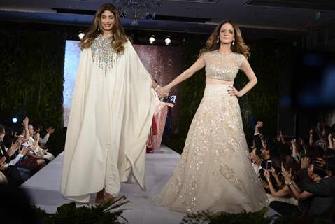 Suzanne Khan and Shweta Nanda walk the ramp at Breakthrough Mission Hazaar Event