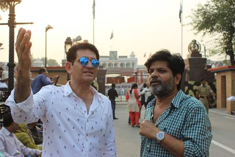 Omung Kumar Visits Wagah Border for Research for His Sarabjit Singh Biopic