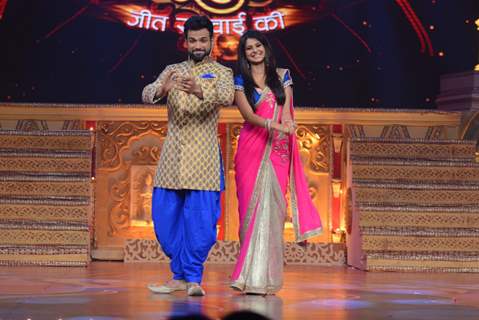 Rithvik Dhanjani and Jennifer Winget Hosts Life OK Dussehra Special Programme - Jeet Sachchai Kee