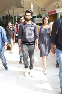 Shahid Kapoor Snapped at Airport