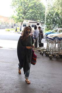 Dimple Kapadia Snapped at Airport