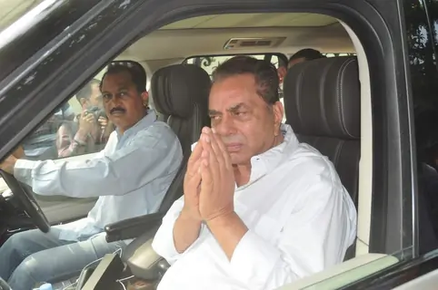 Dharmendra at Abhay Deol Father's Funeral