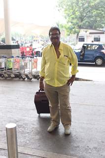 Deepak Shirke Snapped at Airport