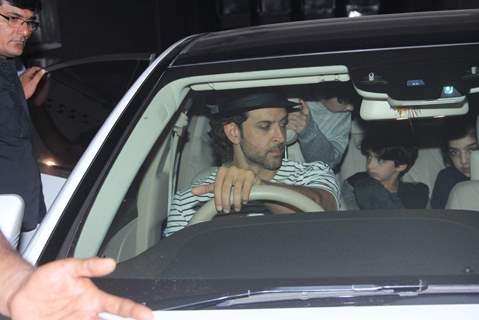 Hrithik Roshan Snapped With Kids Hrehaan Roshan and Hridhaan Roshan