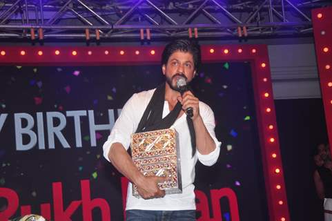 Shah Rukh Khan Celebrates His 50th Birthday with Fans