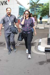 Sonakshi Sinha Snapped at Airport