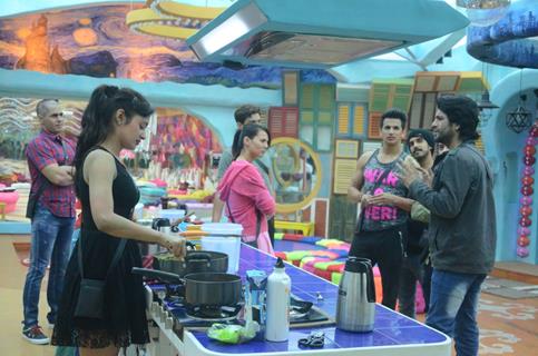 Bigg Boss Nau 9: Day 25 - Puneet Vashishta and Other Contestants