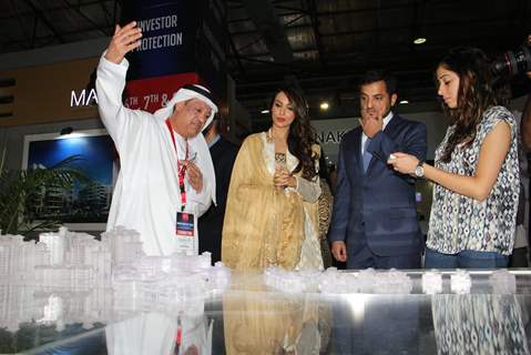 Malaika Arora Khan at Launches 'Dubai Property Show'