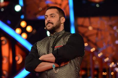 Salman Khan Celebrates Diwali at Bigg Boss House