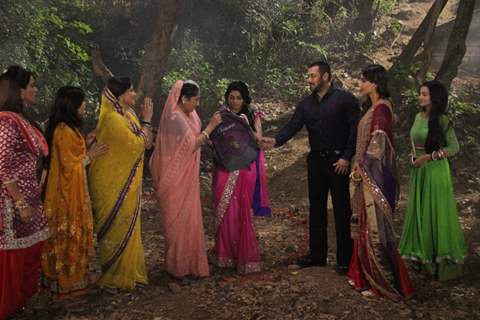 Sonam Kapoor and Salman Khan for Promotions of PRDP on of Sets Sasural Simar Ka and Swaragini