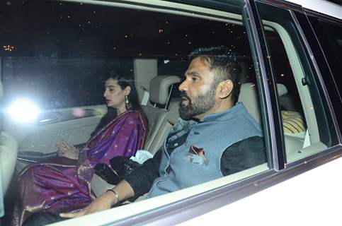 Suniel and Mana Shetty at Big B's Diwali Bash