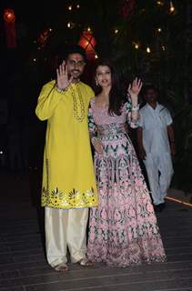 Abhishek and Aishwarya Rai Bachchan at Big B's Diwali Bash