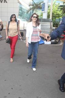 Madhuri Dixit Nene Snapped at Airport