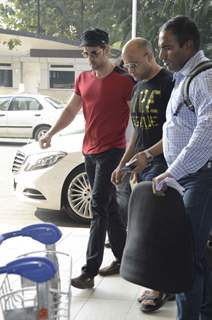 Hrithik Roshan Snapped at Airport