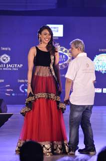 Hrishita Bhatt at Manali Jagtap's Fashion Show