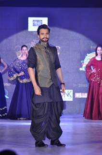 Jackky Bhagnani at Manali Jagtap's Fashion Show