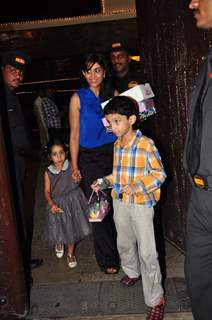 Sonali Kulkarni with her Kids at Aaradhya Bachchan's Birthday Bash