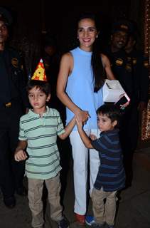 Tara Sharma with her Kids at Aaradhya Bachchan's Birthday Bash